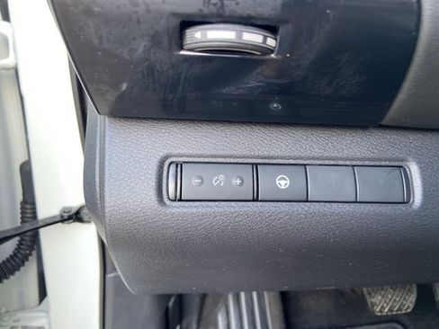 Used 2024 Nissan Pathfinder SV FWD image 45