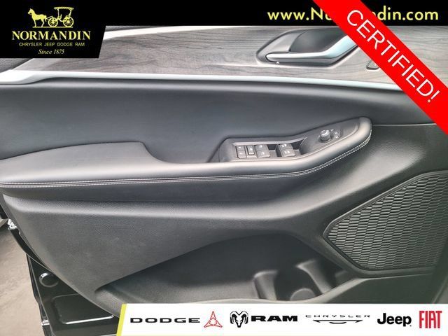 Certified 2023 Jeep Grand Cherokee Limited AWD/4WD image 15