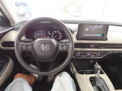 Used 2025 Honda HR-V LX image 20