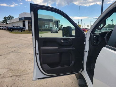 Used 2024 GMC Sierra 2500 Pro w/ Convenience Package image 13