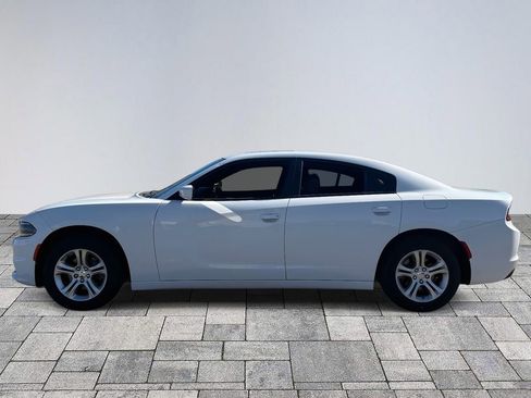 Used 2019 Dodge Charger SXT w/ Leather Interior Group image 4