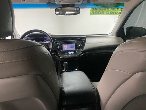 Used 2018 Toyota Avalon XLE Plus image 22