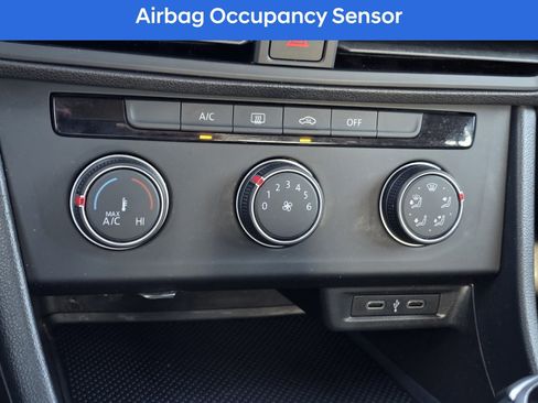 Used 2022 Volkswagen Jetta Sport image 22