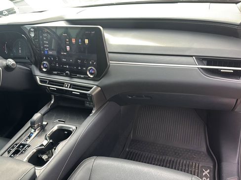 Used 2023 Lexus RX 350 Premium Plus w/ Cold Area Package AWD/4WD image 15