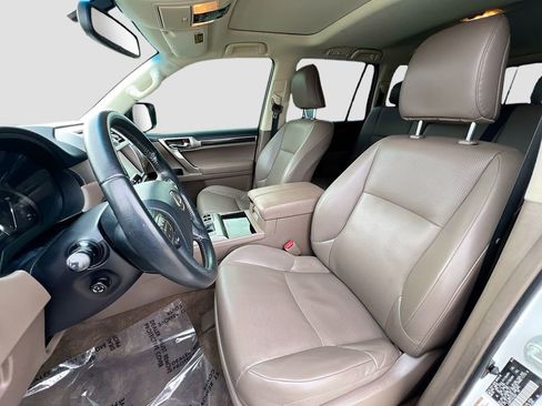 Used 2016 Lexus GX 460 w/ Comfort Package image 20