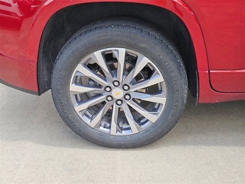Used 2023 Chevrolet Traverse Premier image 10