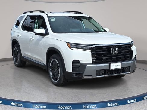New 2026 Honda Pilot Touring image 3