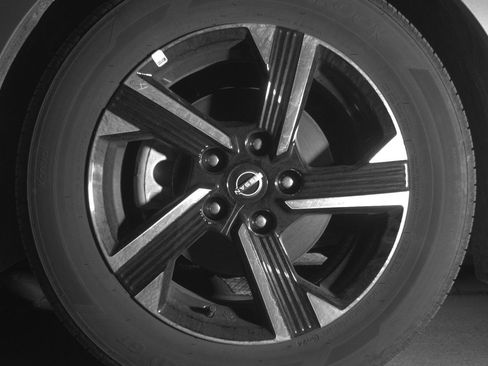 Used 2025 Nissan Sentra SV FWD image 12