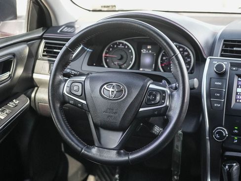 Used 2016 Toyota Camry SE FWD image 15