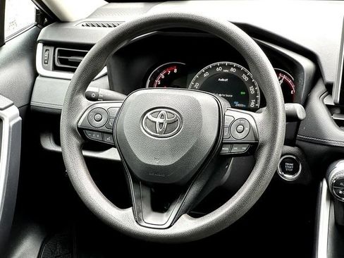 Certified 2025 Toyota RAV4 XLE FWD image 30