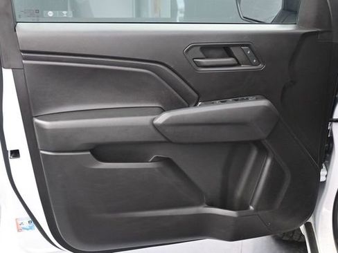 Used 2024 Chevrolet Colorado W/T RWD image 16