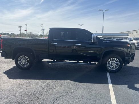 Used 2020 Chevrolet Silverado 3500 High Country w/ Technology Package image 4