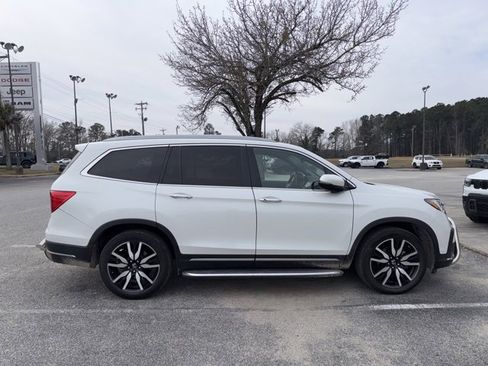 Used 2021 Honda Pilot Touring image 11