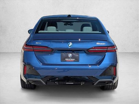 New 2026 BMW 550e xDrive AWD/4WD image 8