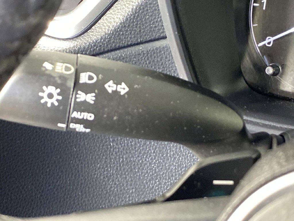 Used 2024 Toyota Corolla Cross AWD Hybrid image 17