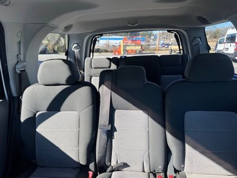 Used 2004 Ford Expedition XLT image 17