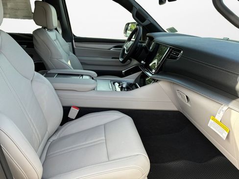 New 2026 Jeep Grand Wagoneer Limited AWD/4WD image 24