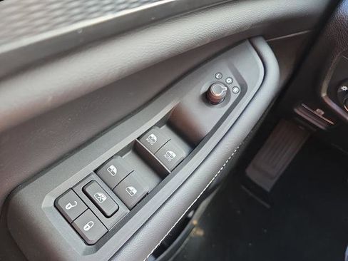 New 2025 Jeep Grand Cherokee Altitude image 31