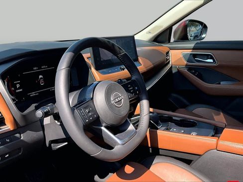Used 2024 Nissan Rogue Platinum w/ Platinum Premium Package FWD image 18