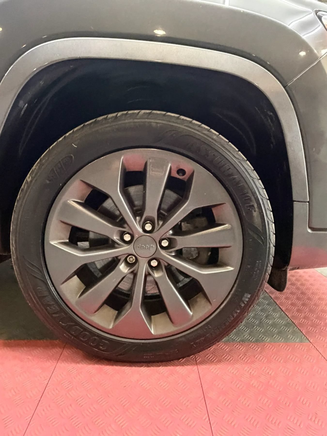Used 2019 Jeep Cherokee High Altitude AWD/4WD image 39