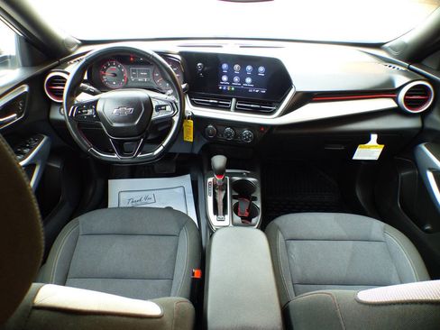 Used 2025 Chevrolet Trax RS w/ Driver Confidence Package image 21