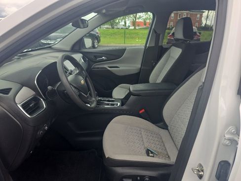 Used 2024 Chevrolet Equinox LS FWD image 12