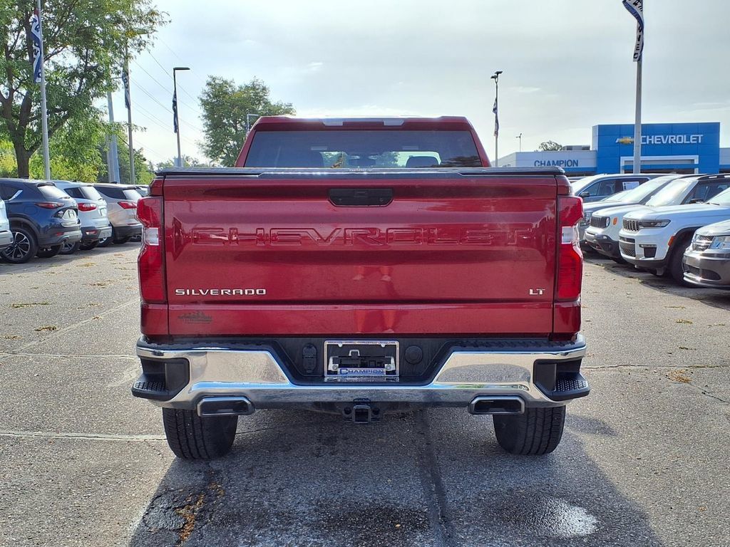 Used 2022 Chevrolet Silverado 1500 LT AWD/4WD image 5