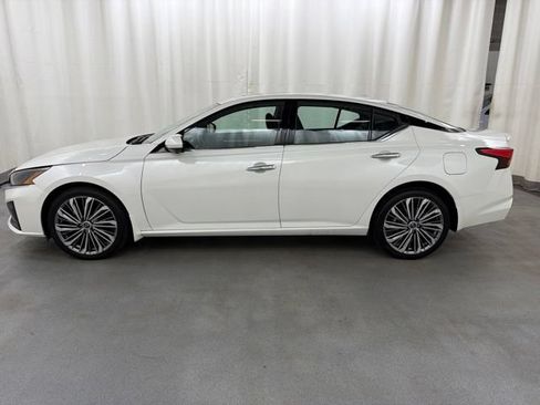 Used 2024 Nissan Altima 2.5 SL AWD/4WD image 3