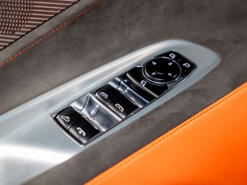 Used 2025 Chevrolet Corvette Stingray Premium Conv w/ Z51 Performance Package RWD image 39