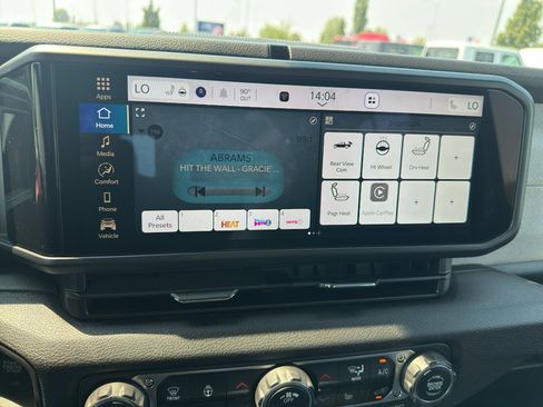 Used 2025 Jeep Gladiator Sport AWD/4WD image 27