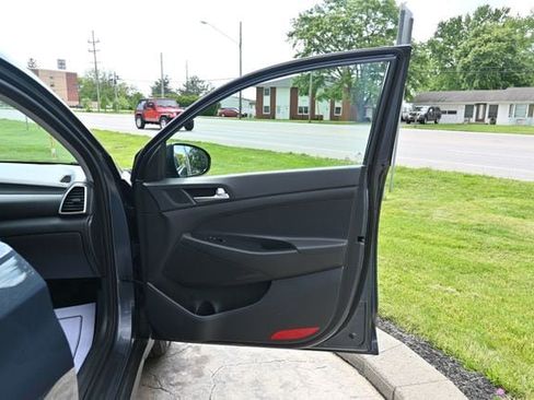 Used 2019 Hyundai Tucson Value AWD/4WD image 18