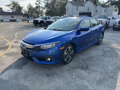 Used 2018 Honda Civic EX-T image 16