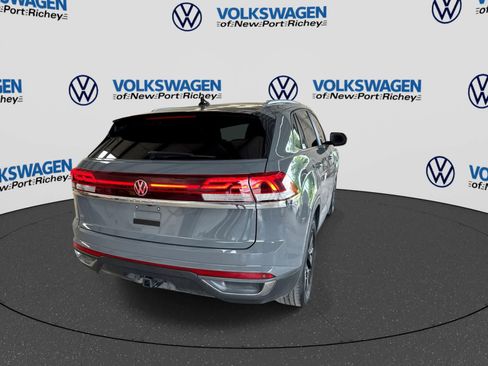 Used 2024 Volkswagen Atlas Cross Sport SE FWD image 14