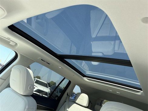 New 2026 Buick Enclave Avenir w/ Super Cruise Package image 22