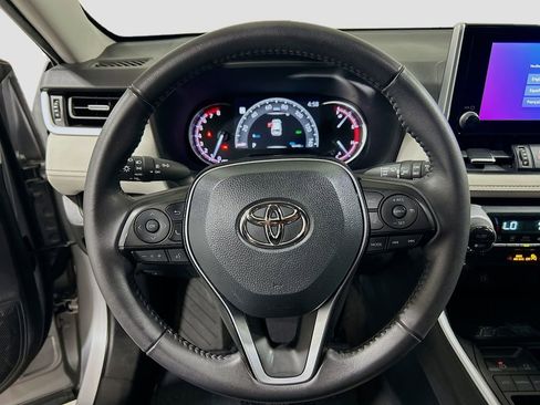Used 2023 Toyota RAV4 XLE Premium FWD image 9