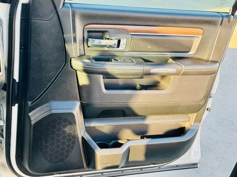 Used 2018 RAM 1500 Laramie image 39