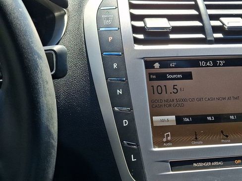 Used 2019 Lincoln MKZ Premiere FWD image 16