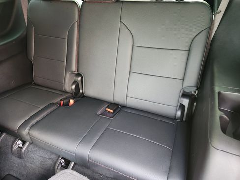 Used 2024 Chevrolet Traverse RS image 31