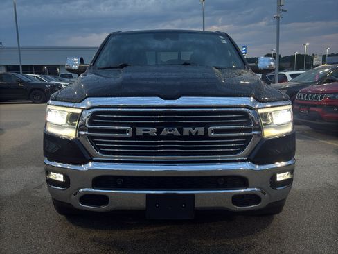 Used 2023 RAM 1500 Laramie AWD/4WD image 3