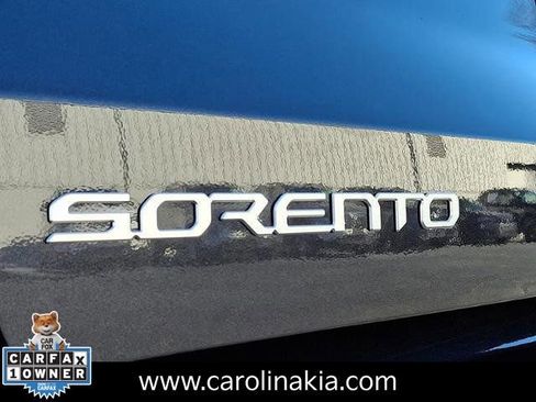 Used 2025 Kia Sorento LX image 30