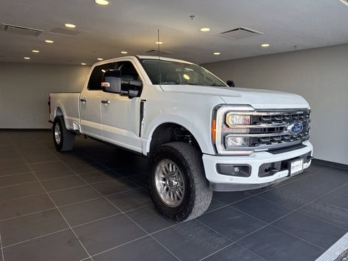 Used 2023 Ford F250 Lariat w/ Tow Technology Package image 5