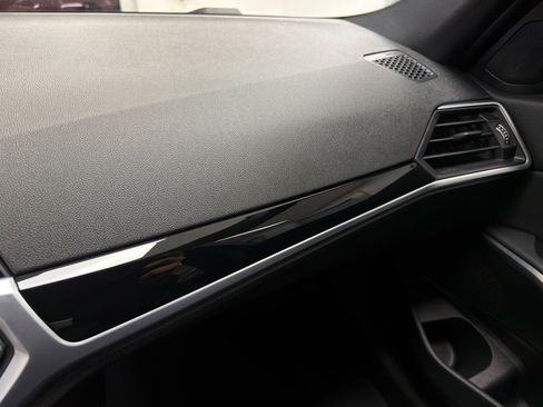 Used 2019 BMW 330i xDrive Sedan w/ Convenience Package image 25