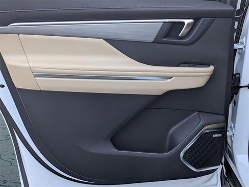 New 2026 Buick Enclave Preferred w/ Power Package image 17