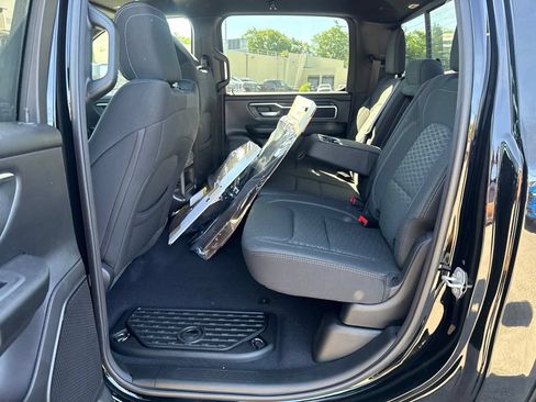 New 2026 RAM 1500 4x4 Crew Cab image 18