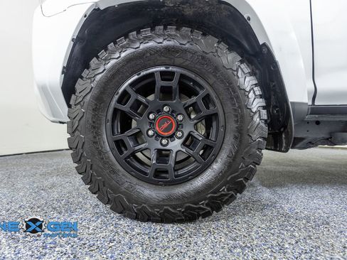 Used 2023 Toyota 4Runner TRD Off-Road Premium w/ Moonroof Package AWD/4WD image 47