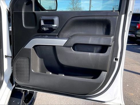 Used 2018 Chevrolet Silverado 1500 LT w/ Texas Edition image 29