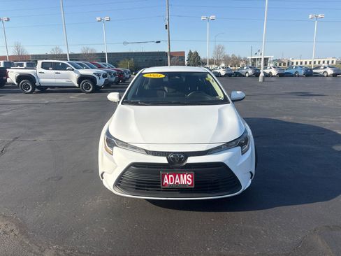 Used 2023 Toyota Corolla LE FWD image 2