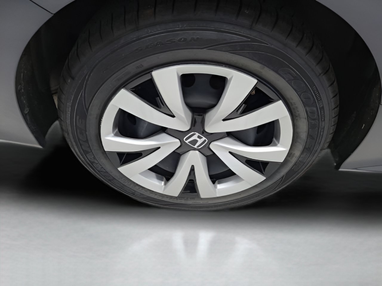 Used 2025 Honda Civic LX image 12