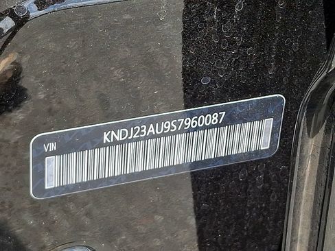 Used 2025 Kia Soul LX w/ LX Technology Package FWD image 27