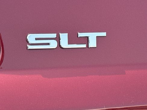 Certified 2016 GMC Yukon SLT w/ Open Road Package AWD/4WD image 8